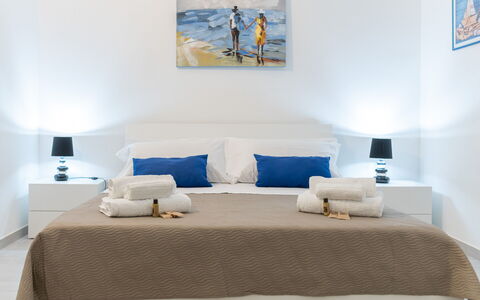 Villa Margherita: Möbel, Interior Design, Holz, Bett, Zimmer, Schlafzimmer, Flooring, Fussboden, Linens, Textil