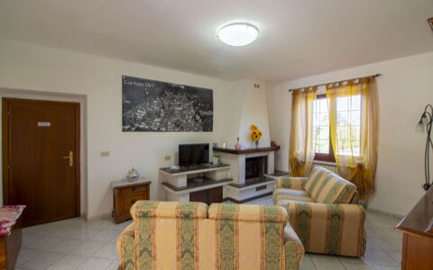 Gli Ulivi: Möbel, Interior Design, Flooring, Fussboden, Couch, Zimmer, Decke, Tabelle, Beleuchtung, Wohnzimmer