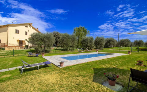 Gli Ulivi: Bauernhaus, Estate, Rasen, Schwimmbad, Villa, Hazienda