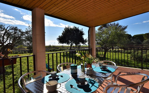 Villa Andrea: Möbel, Stuhl, Gartenmöbel, Veranda, Schatten, Tisch Im Freien, Garten, Eco Hotel, Balkon, Hinterhof