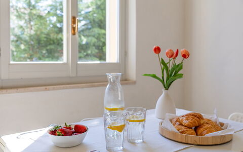 Casale Oleandro Marino: Geschirr, Essen, Servierware, Möbel, Tabelle, Drinkware, Schnittblumen, Zutat, Dishware