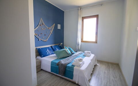 Mediterranea'S House Otranto: Möbel, Holz, Fussboden, Interior Design, Flooring, Linens, Textil, Schlafzimmer, Zimmer, Bett
