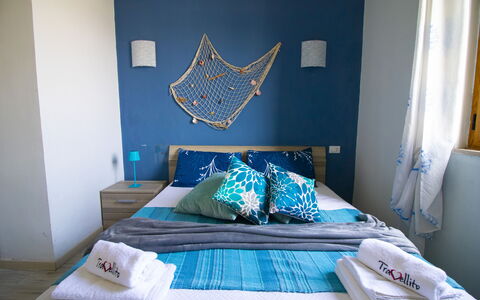 Mediterranea'S House Otranto: Möbel, Interior Design, Textil, Zimmer, Schlafzimmer, Linens, Fussboden, Beleuchtung, Flooring, Bedding