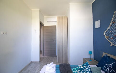 Mediterranea'S House Otranto: Interior Design, Holz, Fussboden, Flooring, Möbel, Schlafzimmer, Zimmer, Wohnung, Bett, Beleuchtung