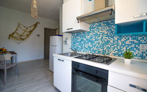 Mediterranea'S House Otranto: Holz, Flooring, Interior Design, Fussboden, Wohnung, Möbel, Zimmer, Küche, Holzbeize, Countertop