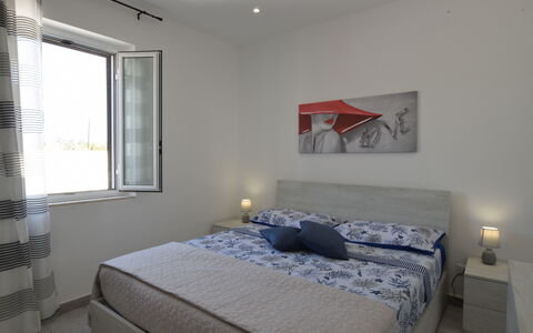 Villa Giugiola: Möbel, Bett, Interior Design, Schlafzimmer, Wand, Fussboden, Flooring, Bedding, Bettdecke, Zimmer