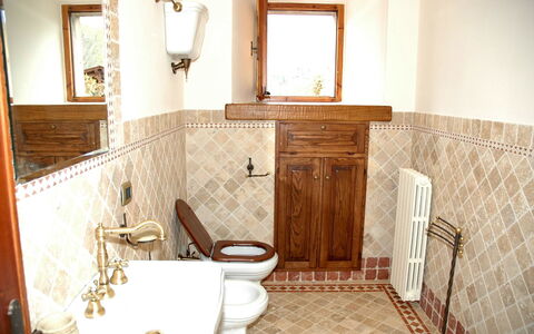 Casa Ivan: Zimmer, Eigentum, Möbel, Fussboden, Interior Design, Fliese, Badezimmer, Gebäude, Haus, Grundeigentum