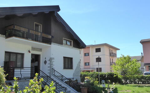 House Angy: Gebäude, Fenster, Haus, Wohngebiet, Zuhause, Die Architektur, Dach, Tür, Menschliche Siedlung, Hütte
