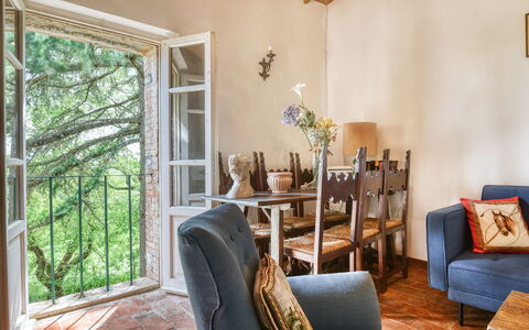 Villa the Horses: Möbel, Wand, Holz, Interior Design, Stuhl, Flooring, Fussboden, Zimmer, Wohnzimmer, Bilderrahmen