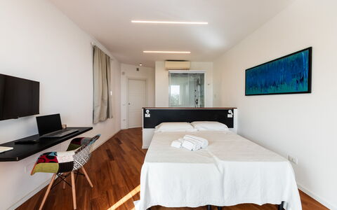 Pizzuta Country House: Möbel, Interior Design, Flooring, Fussboden, Holz, Bett, Schlafzimmer, Zimmer, Decke, Holzboden