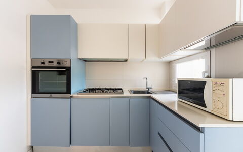 Pizzuta Country House: Küchengerät, Küche, Major Appliance, Countertop, Cabinetry, Herd, Interior Design, Haushaltsgerät, Flooring, Herd