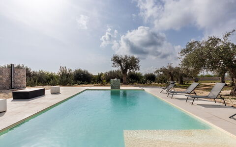 Pizzuta Country House: Blau, Schwimmbad, Verbundwerkstoff, Beton, Schatten, Landscaping, Resort, Design, Water Feature