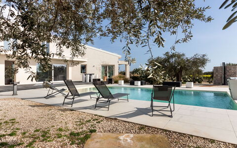 Pizzuta Country House: Zuhause, Schatten, Estate, Landscaping, Gartenmöbel, Schwimmbad, Villa, Auffahrt, Hazienda