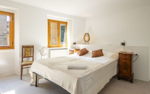 La Giuseppina: Möbel, Bett, Interior Design, Schlafzimmer, Wand, Flooring, Fussboden, Holz, Zimmer, Bedding