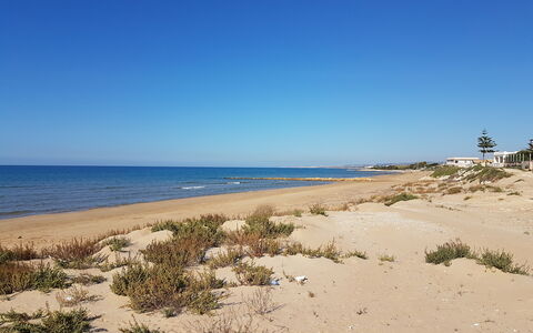 Villa Billona: Himmel, Blau, Strand, Daytime, Gewässer, Küste, Natürlichen Umgebung, Meer, Horizont, Sand