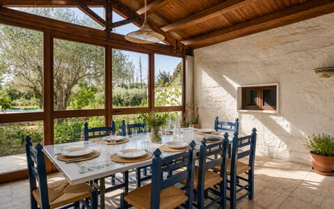 Villa Billona: Möbel, Interior Design, Tabelle, Holz, Stuhl, Küche & Esszimmer Tisch, Flooring, Decke, Esszimmer, Fussboden