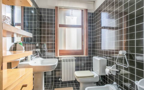 Villa Billona: Wand, Flooring, Interior Design, Armatur, Fussboden, Decke, Sinken, Badezimmer, Zimmer, Bad Sink
