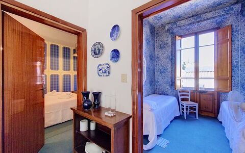Lucia e Francesco: Holz, Schlafzimmer, Fussboden, Bettrahmen, Bettdecke, Bedding, Bett, Holzbeize, Hartholz, Linens