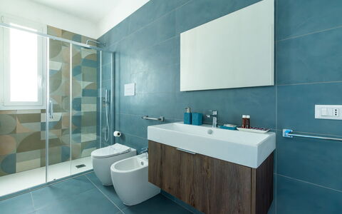 A Casa di Chica: Armatur, Badezimmer, Flooring, Fussboden, Interior Design, Sinken, Toilette, Installation, Zapfhahn, Bad Sink