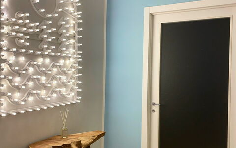 Elementi Luxury Otranto: Interior Design, Farbe, Stuhl, Light Fixture, Home Door, Gips, Wohnzimmer