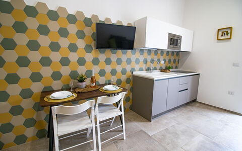 Elementi Luxury Otranto: Möbel, Interior Design, Flooring, Küche, Fussboden, Countertop, Küchengerät, Decke, Zimmer, Major Appliance