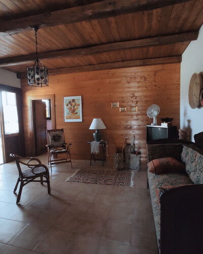 Baita Vignola: Möbel, Flooring, Holz, Fussboden, Interior Design, Decke, Zimmer, Beleuchtung, Hartholz, Wohnzimmer