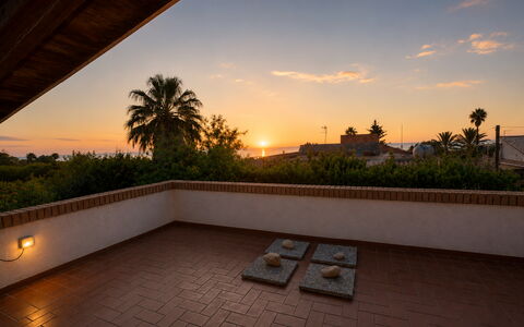 Villa Lina: Sonnenlicht, Dämmerung, Schatten, Abend, Eco Hotel, Landscaping, Hazienda, Walkway, Balkon