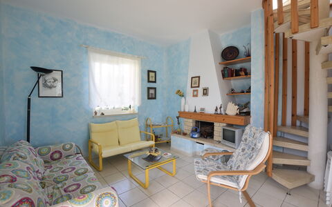 Villa Lina: Möbel, Interior Design, Wand, Flooring, Fussboden, Holz, Zimmer, Decke, Couch, Wohnzimmer