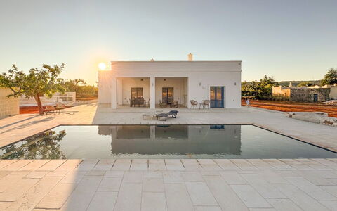 Tenuta Emma: Verbundwerkstoff, Schwimmbad, Reflexion, Estate, Design, Reflecting Pool, Water Feature, Fliese, Villa, Daylighting