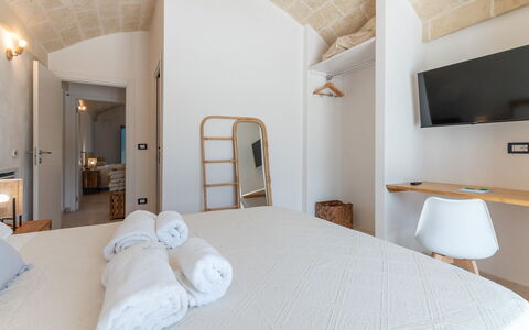 Tenuta Emma: Wand, Zuhause, Wohnung, Balkon, Hotel, Schlafzimmer, Bett