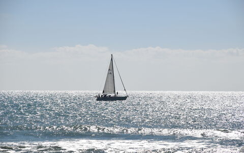 L'Oasi di Salvo: Boot, Himmel, Segelboot, Watercraft, Segeln, Mast, Horizont, Segeln