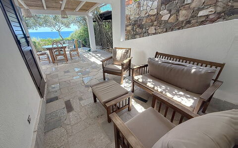 Porto Luna 1: Möbel, Holz, Flooring, Tabelle, Fussboden, Gartenmöbel, Stuhl, Tisch Im Freien, Küche & Esszimmer Tisch, Veranda