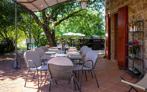 Villa Santa Barbara, Pool and Relax, Siena Country: Möbel, Tabelle, Gartenmöbel, Stuhl, Tisch Im Freien, Schatten, Küche & Esszimmer Tisch, Garten, Restaurant, Hinterhof
