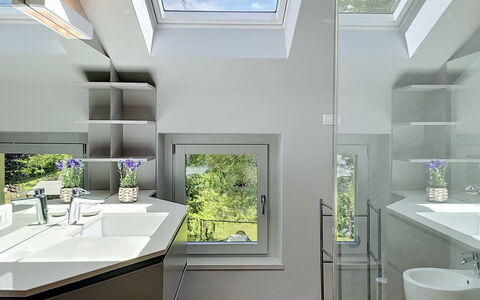 Zani: Interior Design, Decke, Armatur, Flooring, Zuhause, Fussboden, Badezimmer, Zapfhahn, Sinken, Installation