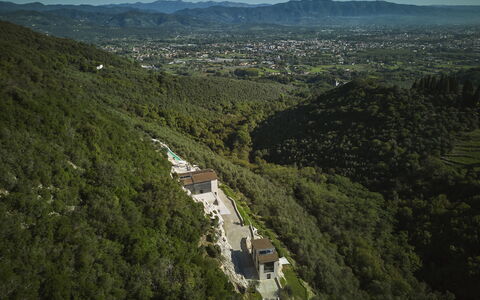 Villetta Farfallina: Bergforms, Hügel, Berg, Hochland, Landschaft, Bergstation, Ländliches Gebiet, Steigung, Gebirge, Senke