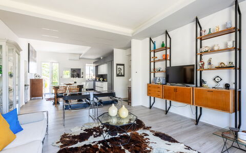 Art&Sea House: Möbel, Interior Design, Flooring, Wand, Holz, Fussboden, Decke, Wohnzimmer, Couch, Zuhause