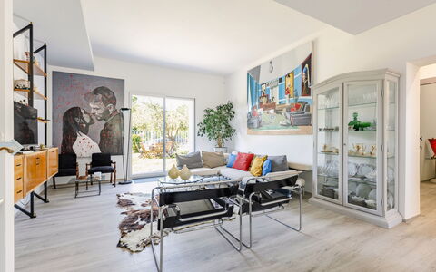Art&Sea House: Möbel, Interior Design, Flooring, Wand, Fussboden, Holz, Decke, Couch, Tabelle, Wohnzimmer
