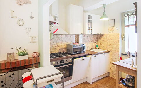 La Casa Azzurra: Interior Design, Major Appliance, Flooring, Küche, Möbel, Holz, Decke, Küchengerät, Fussboden, Countertop