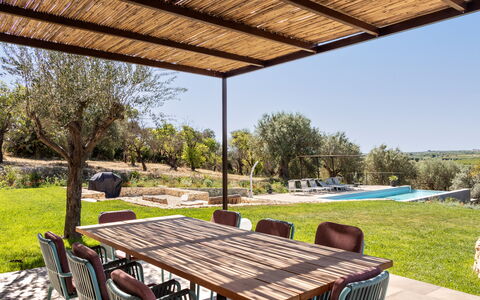 Villa Maddalena: Möbel, Gartenmöbel, Stuhl, Tisch Im Freien, Garten, Schatten, Outdoor Struktur, Terrasse, Hinterhof, Natürliches Material