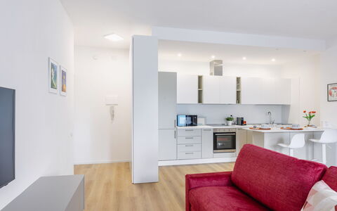 Suite Pineta: Möbel, Interior Design, Flooring, Fussboden, Decke, Zimmer, Couch, Wohnzimmer, Zuhause, Wohnung