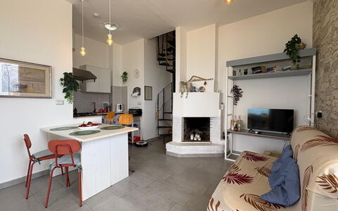 La Casa in Riva al Mare: Möbel, Interior Design, Wand, Flooring, Decke, Fussboden, Zimmer, Beleuchtung, Stuhl, Wohnzimmer