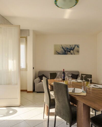 Casa Betulla: Interior Design, Flooring, Fussboden, Decke, Wohnung, Schatten, Stuhl, Light Fixture, Lampe, Zimmerpflanze