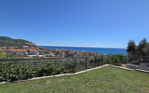 Villa Pineta della Rovere: Blau, Horizont, Meer, Küsten Und Ozeanische Forms, Küste, Ozean, Zaun, Balkon, Geländer, Tropen