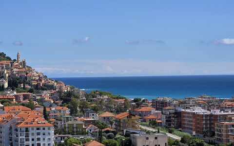 Villa Pineta della Rovere: Daytime, Stadt, Horizont, Wohngebiet, Meer, Küste, Küsten Und Ozeanische Forms, Menschliche Siedlung, Ozean, Touristenattraktion