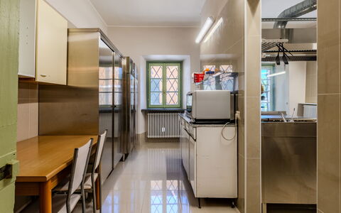 Cà Pendula: Flooring, Interior Design, Decke, Fussboden, Küche, Beleuchtung, Möbel, Major Appliance, Küchengerät, Countertop