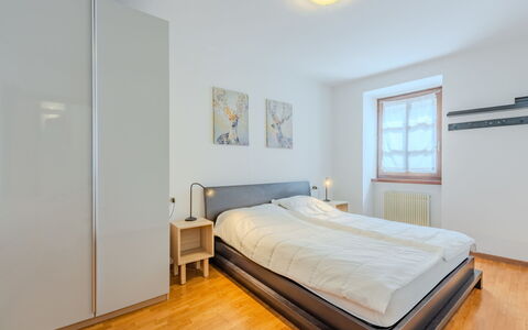 Edera: Bett, Interior Design, Schlafzimmer, Möbel, Flooring, Fussboden, Holz, Zimmer, Decke, Bettdecke