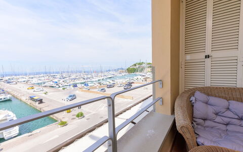 Al Porto: Wohnung, Yachthafen, Watercraft, Balkon, Boot, Mast, Hotel, Hafen, Schiffsbau, Hafen
