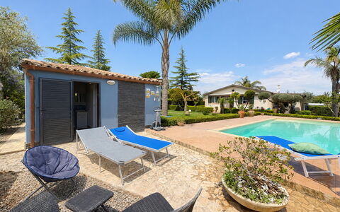 Villa Simona: Schwimmbad, Resort, Eco Hotel, Schatten, Estate, Hazienda, Landscaping, Villa, Hotel