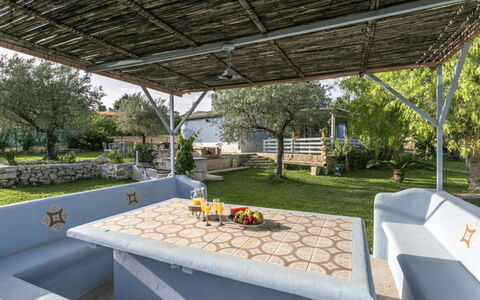 Villa Emme: Möbel, Gartenmöbel, Tabelle, Schatten, Stuhl, Tisch Im Freien, Garten, Hinterhof, Outdoor Struktur, Terrasse