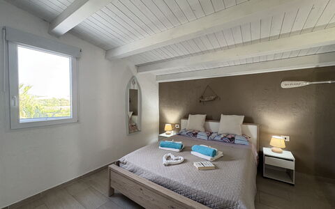 Villa Emme: Möbel, Flooring, Holz, Fussboden, Schlafzimmer, Interior Design, Bett, Decke, Zuhause, Zimmer
